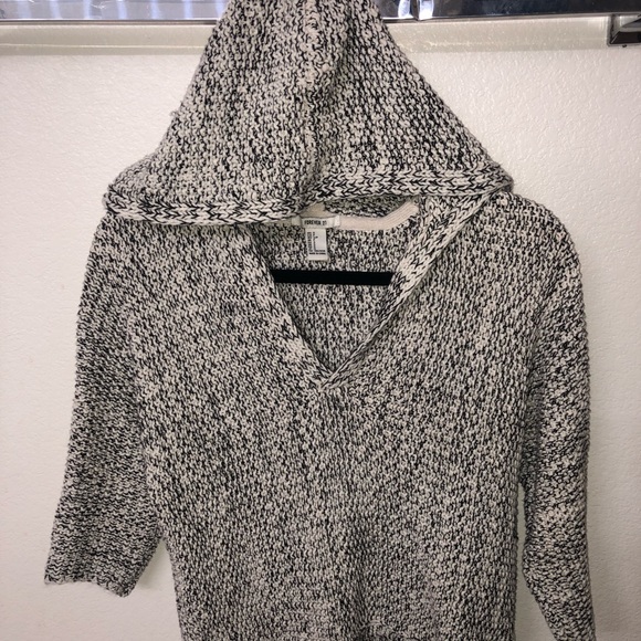 Crop Pullover Sweater - Picture 3 of 4